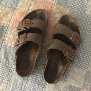 light brown narrow arizona birkenstocks